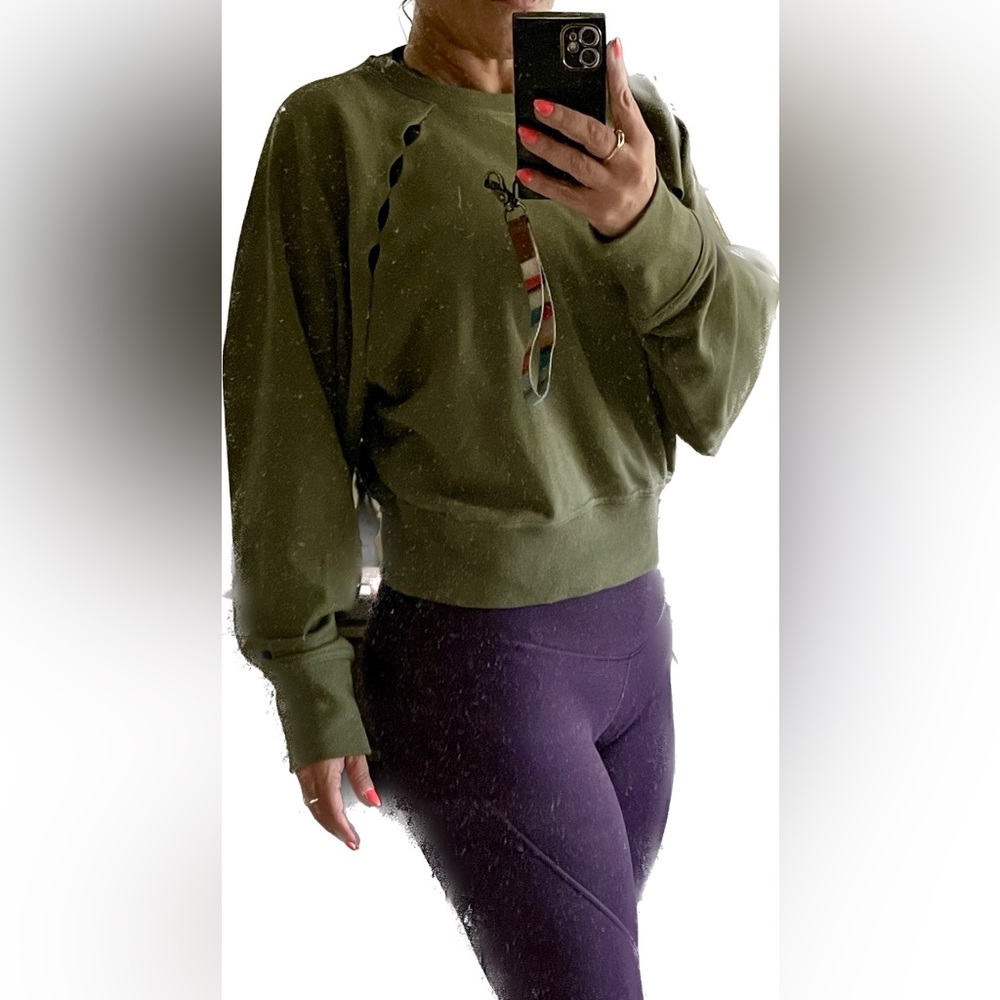 Sweatshirt
